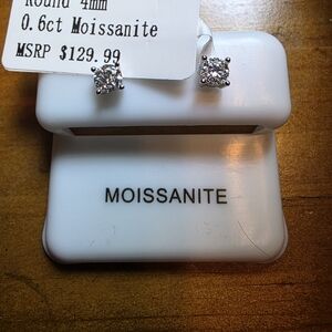 4mm Moissanite Stud Earrings